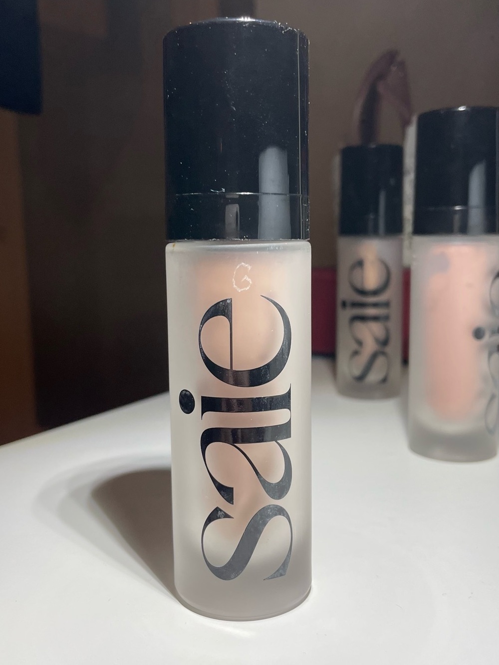 Saie Dew Blurring Face Primer in Soft Pink